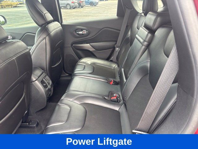 Used 2019 Jeep Cherokee Latitude Plus w/ Comfort/Convenience Group AWD/4WD image 11