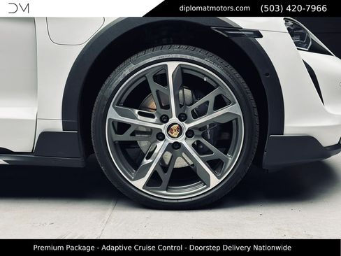 Used 2022 Porsche Taycan 4 Cross Turismo AWD/4WD image 47