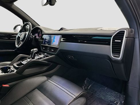 Used 2020 Porsche Cayenne AWD/4WD image 31