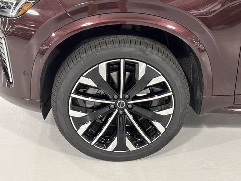 Certified 2026 Volvo XC90 B5 Plus w/ Protection Package Premier AWD/4WD image 8