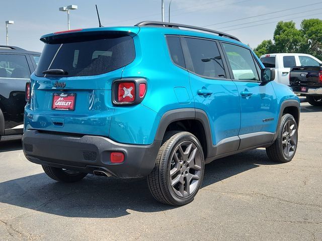 Used 2021 Jeep Renegade Latitude w/ Sun & Sound Group AWD/4WD image 3