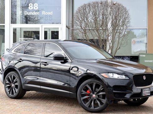 Used 2019 Jaguar F-PACE Prestige image 2