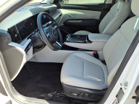 Certified 2025 Hyundai Tucson Limited FWD image 23