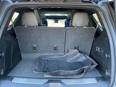 Used 2023 Chevrolet Tahoe High Country image 11