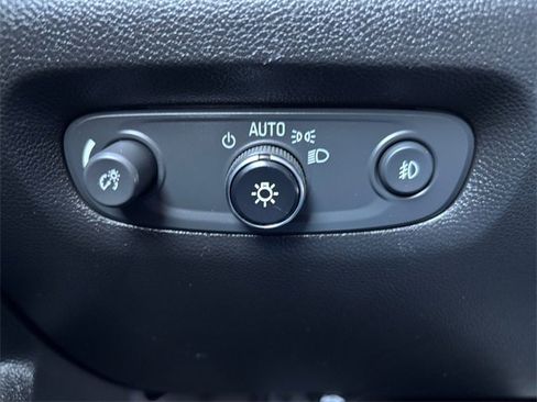 Used 2020 Chevrolet Traverse Premier image 19