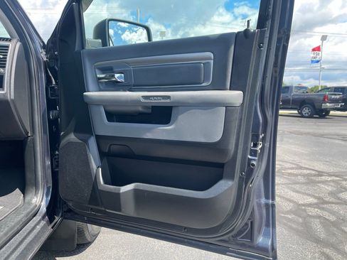 Used 2017 RAM 1500 Classic SLT AWD/4WD image 10