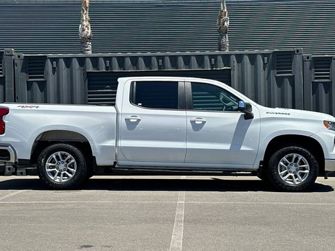 Used 2023 Chevrolet Silverado 1500 LT AWD/4WD image 9