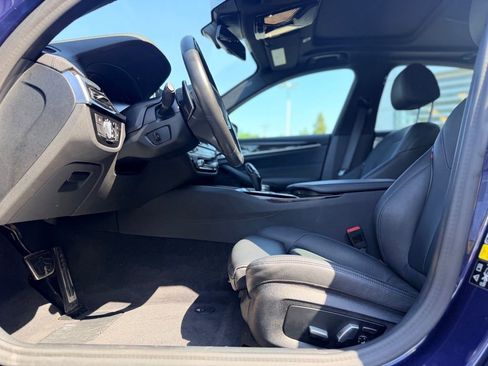 Used 2020 BMW 530i xDrive w/ M Sport Package AWD/4WD image 10