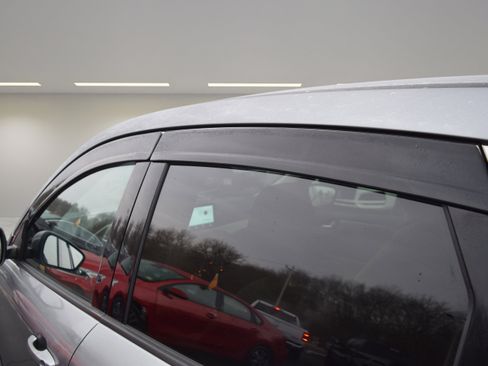 Used 2021 Ford Escape SE image 9