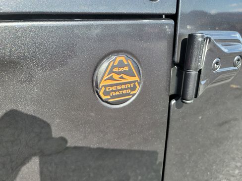 Used 2021 Jeep Gladiator Mojave image 11