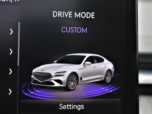 Used 2022 Genesis G70 2.0T image 31