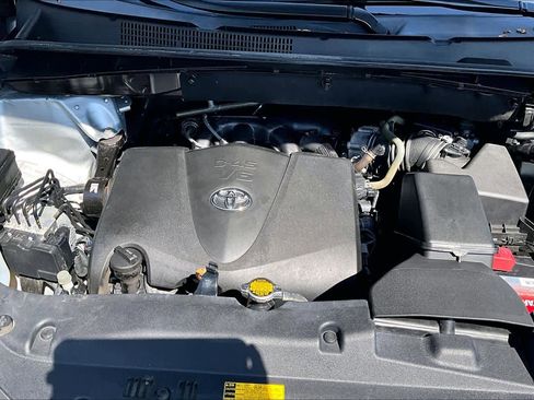 Used 2017 Toyota Highlander Plus image 31
