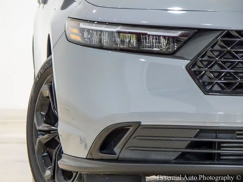 Used 2025 Honda Accord SE image 6