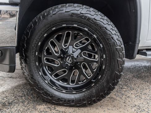 Used 2021 Chevrolet Silverado 2500 LTZ w/ LTZ Convenience Package image 4