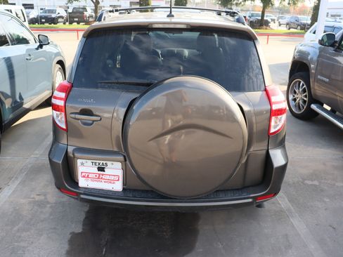 Used 2011 Toyota RAV4 2WD image 7