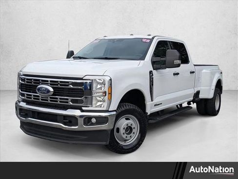 Used 2025 Ford F350 XLT image 1
