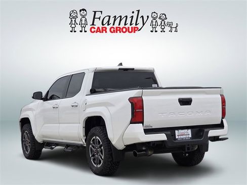 Used 2024 Toyota Tacoma TRD Sport image 3