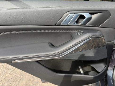 Used 2022 BMW X5 sDrive40i w/ M Sport Package RWD image 17