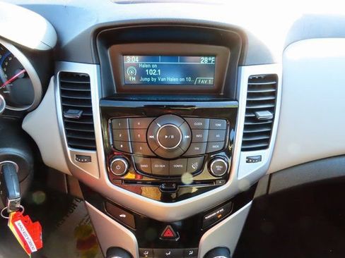 Used 2016 Chevrolet Cruze LS image 21