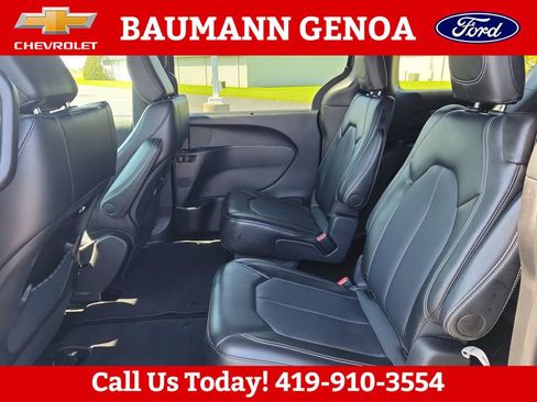 Used 2025 Chrysler Pacifica Select FWD image 25