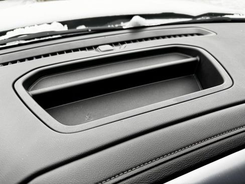 Used 2020 GMC Sierra 1500 Elevation w/ Elevation Value Package image 10