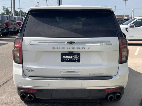 Used 2021 Chevrolet Suburban Premier AWD/4WD image 5
