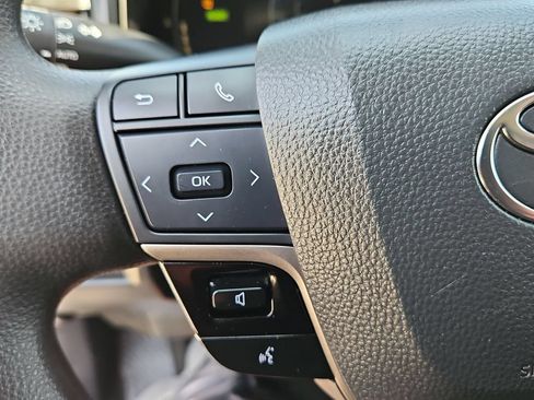 Used 2025 Toyota Camry LE FWD image 21