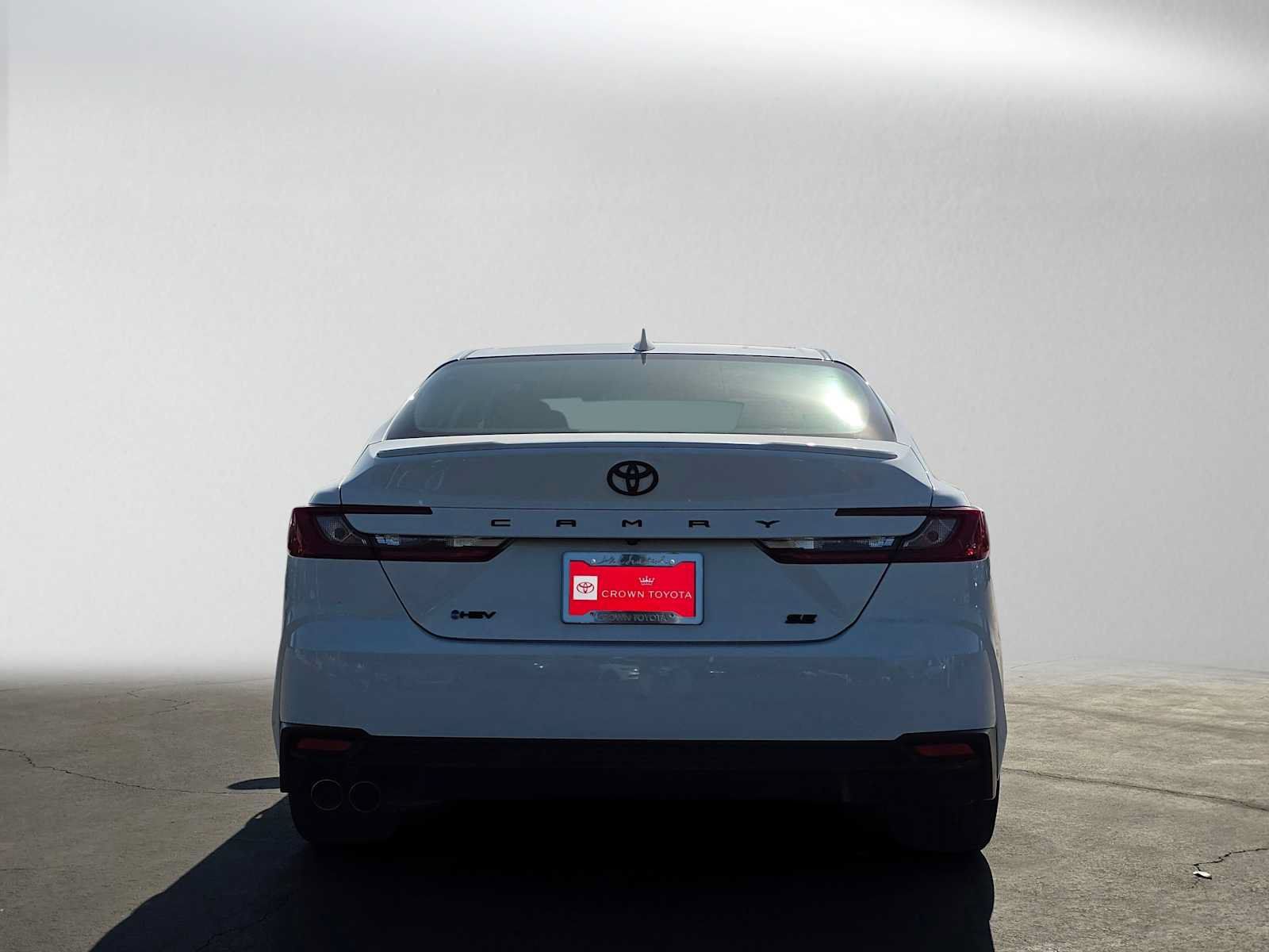 Used 2026 Toyota Camry SE w/ Convenience Package FWD image 4