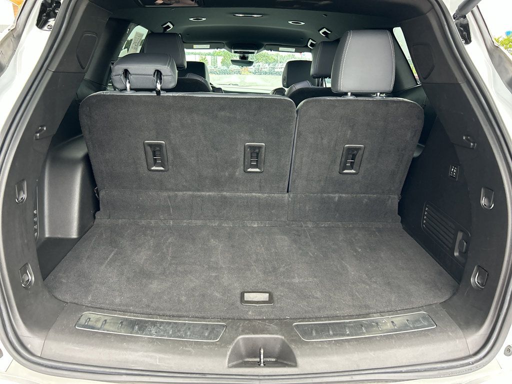 Used 2024 Buick Enclave Premium AWD/4WD image 9