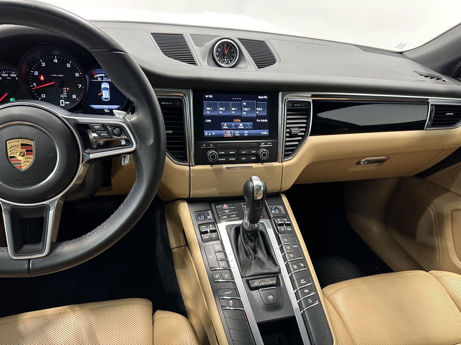 Used 2018 Porsche Macan AWD/4WD image 28