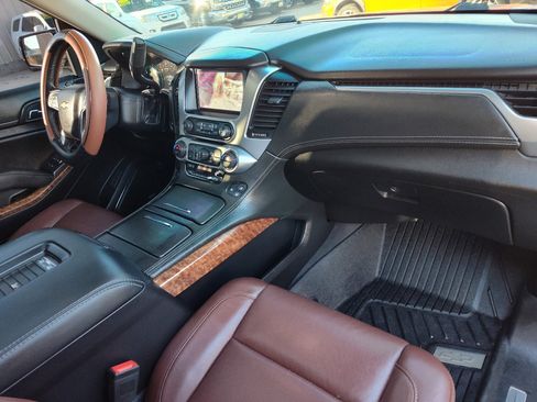 Used 2019 Chevrolet Suburban Premier w/ Premier Plus Edition image 46