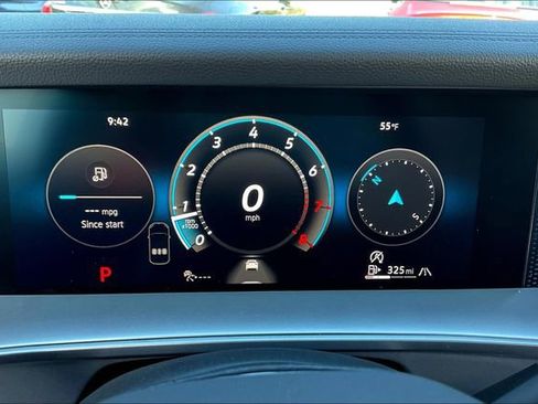 New 2025 Volkswagen Tiguan SE image 20