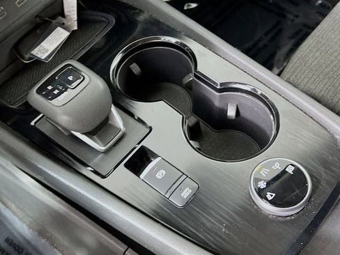 Used 2023 Nissan Rogue SV image 17