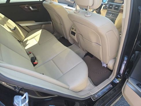 Used 2011 Mercedes-Benz GLK 350 2WD image 19