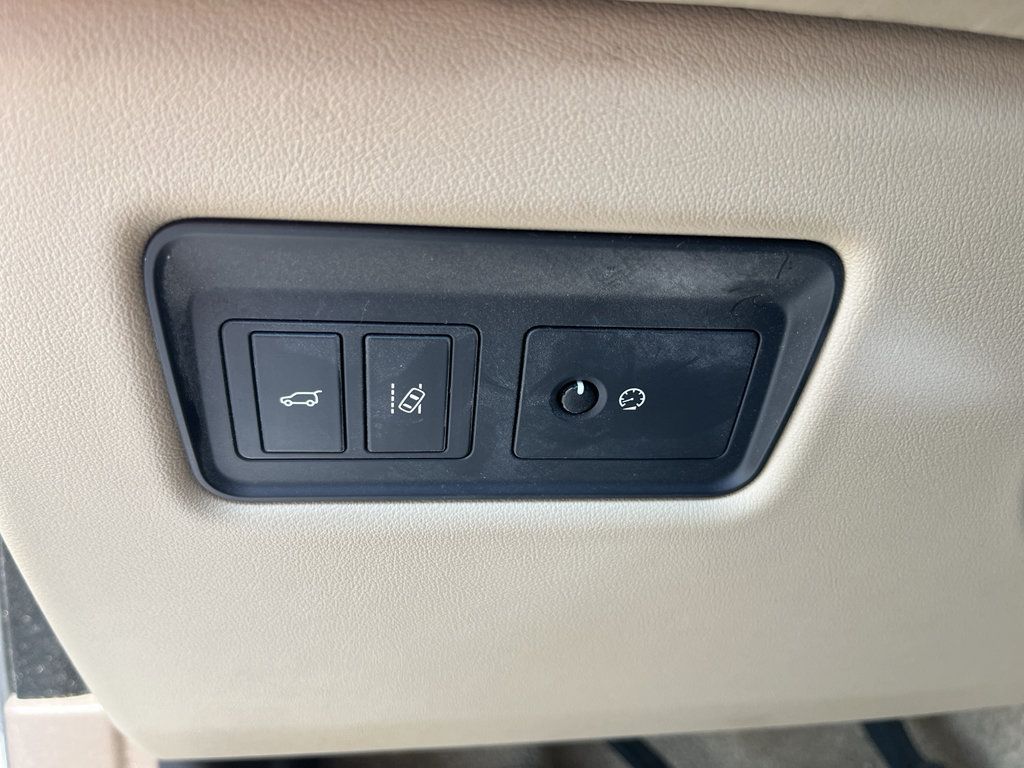 Used 2017 Land Rover Range Rover HSE AWD/4WD image 15