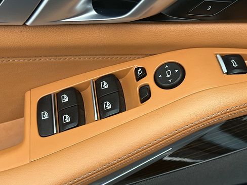 Used 2025 BMW X5 xDrive40i image 12