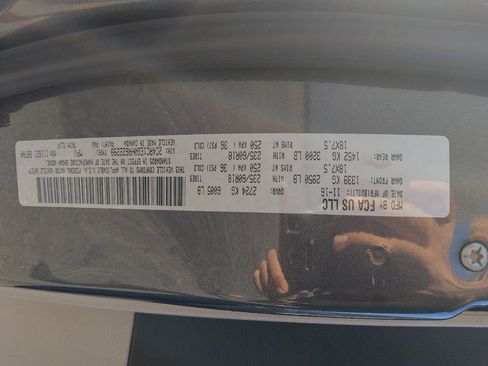 Used 2017 Chrysler Pacifica Touring-L Plus w/ Tire & Wheel Group FWD image 33