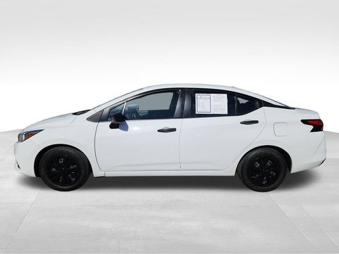 Used 2022 Nissan Versa S FWD image 6