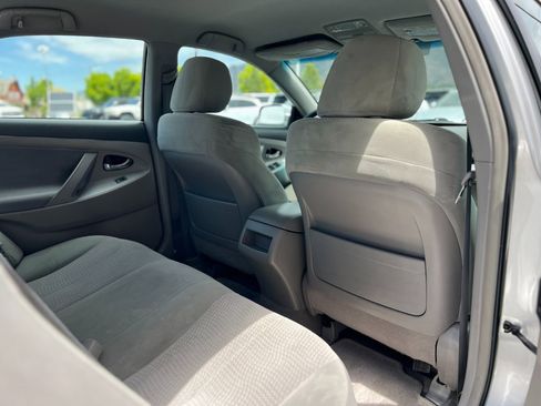 Used 2010 Toyota Camry LE FWD image 24