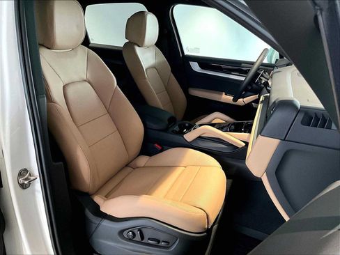 New 2026 Porsche Cayenne AWD/4WD image 19