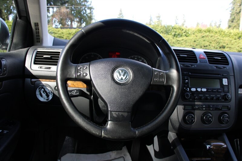 Used 2005 Volkswagen Jetta 2.5 FWD image 18