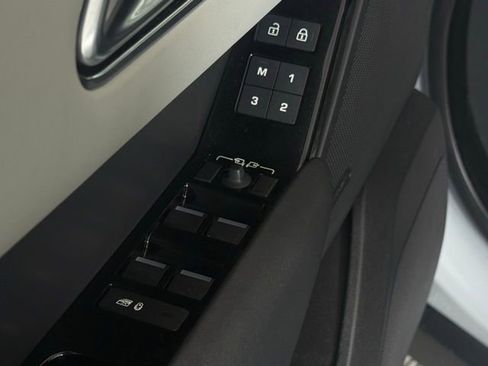 Used 2024 Land Rover Range Rover Velar Dynamic SE image 29