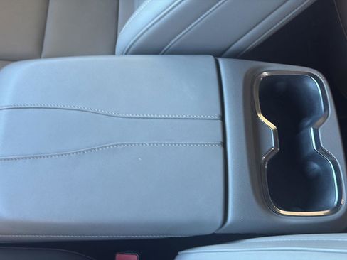 Used 2024 GMC Acadia Elevation image 22