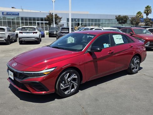 New 2025 Hyundai Elantra Sport image 12