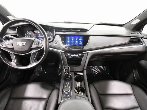 Used 2022 Cadillac XT5 Premium Luxury image 3
