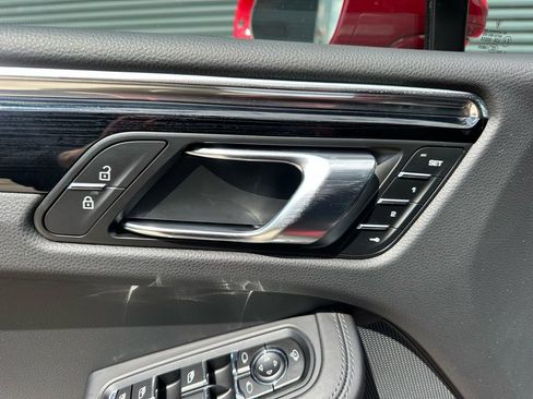 Used 2026 Porsche Macan image 21