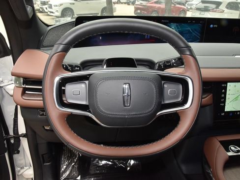 New 2026 Lincoln Navigator Reserve AWD/4WD image 24