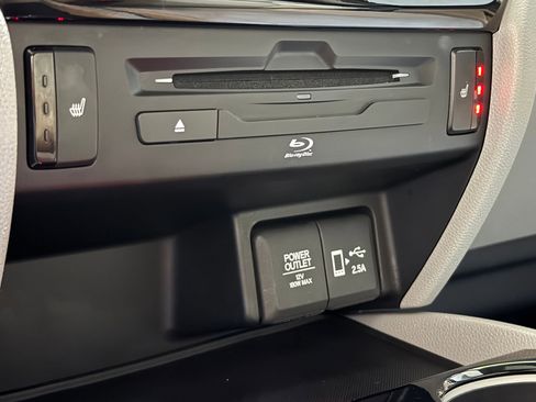 Used 2021 Honda Pilot Touring image 31