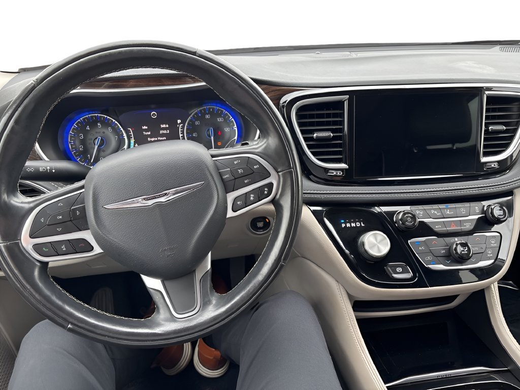 Used 2022 Chrysler Pacifica Limited FWD image 12