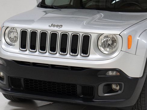 Used 2017 Jeep Renegade Limited image 10